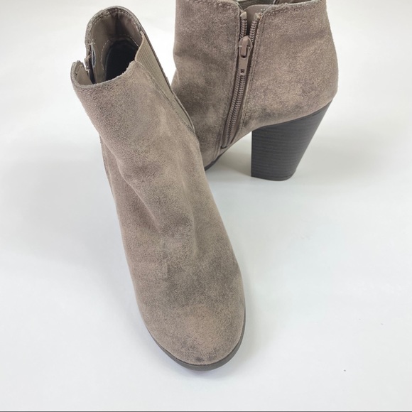 Fergalicious suede brown ankle booties - Picture 3 of 4